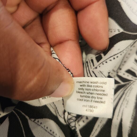 Lane Bryant Black White Floral Swing V Neck Ruffle Short Sleeve Blouse Size 24 - Picture 7 of 11